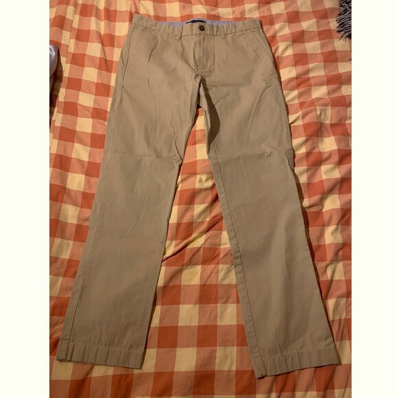 Beige Tommy Hilfiger Khakis – Size 32x32 - Picture 1 of 6